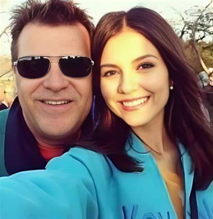 Are Zach justice and Victoria Justice related?