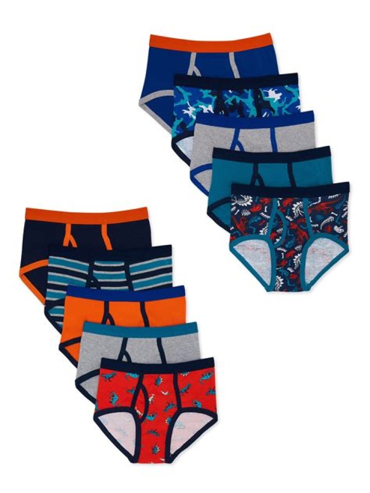 Can a 16 year old boy wear briefs?