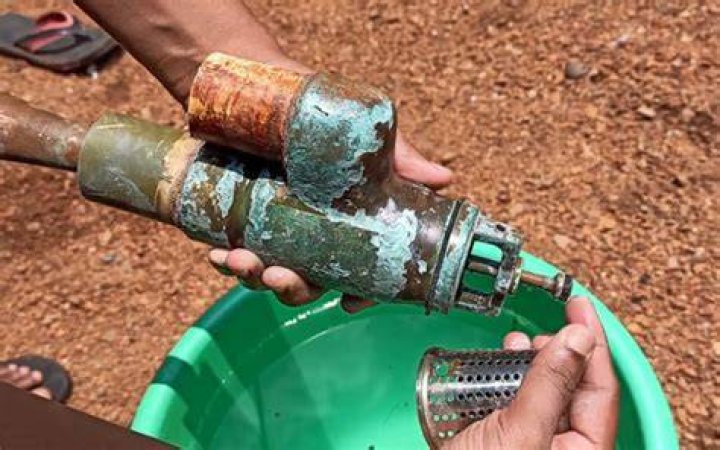 Can a foot valve get clogged?