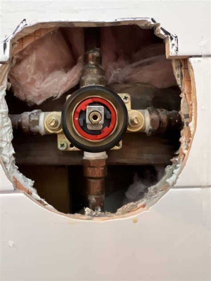 Can a shower cartridge be installed upside down?