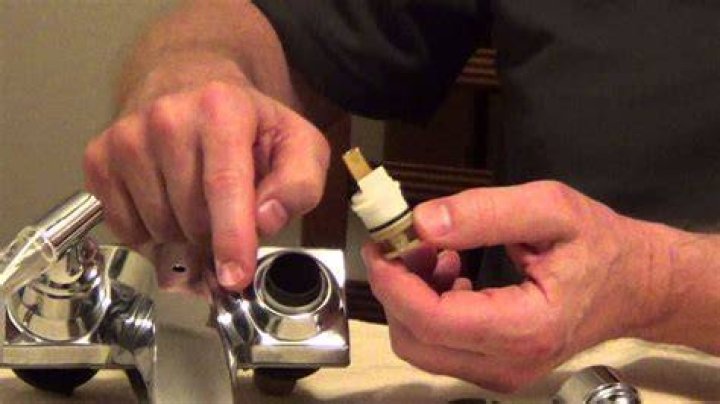 Can bathroom faucets be replaced?