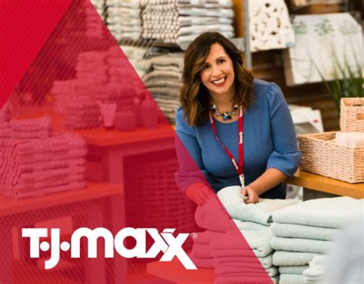 Can TJ Maxx employees have dyed hair?