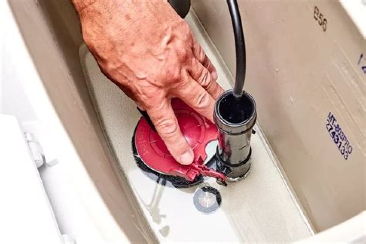 Can you manually fill a toilet cistern?