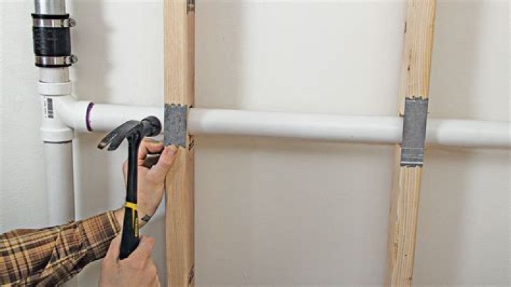 Can you run water through black pipe?