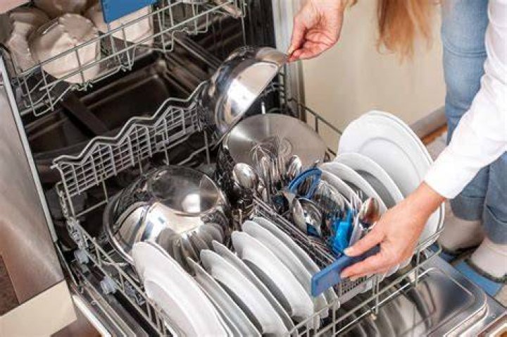 Do dishwashers fill all the way?