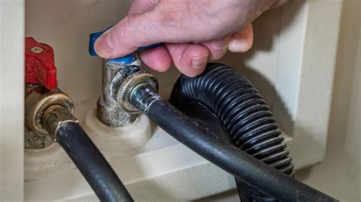 Do you have to turn water off to replace washer?