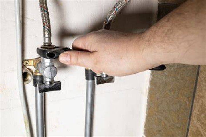 Do you need an outside stopcock to turn the water off?
