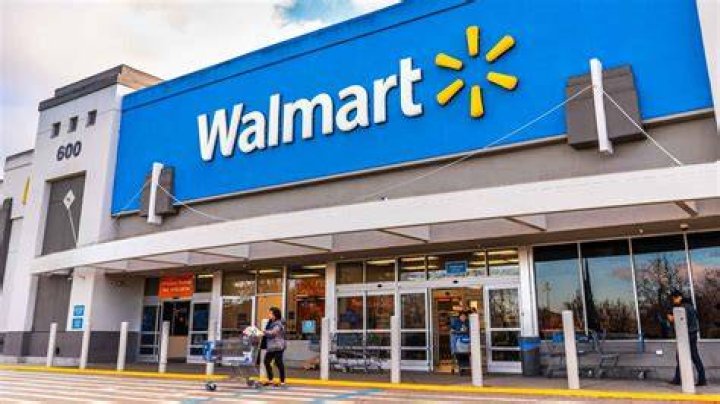 Does Bahamas have a Walmart?