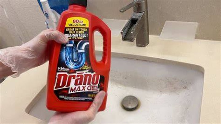 Does liquid Drano work on bathtubs?