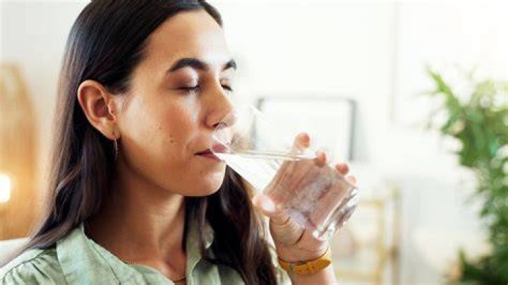 Does water intake affect back pain?