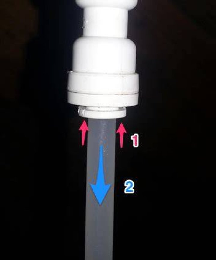 How do I Disconnect and reconnect the tubing?