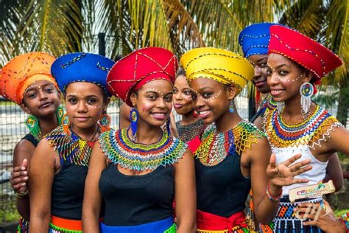 How do people dress in Seychelles?