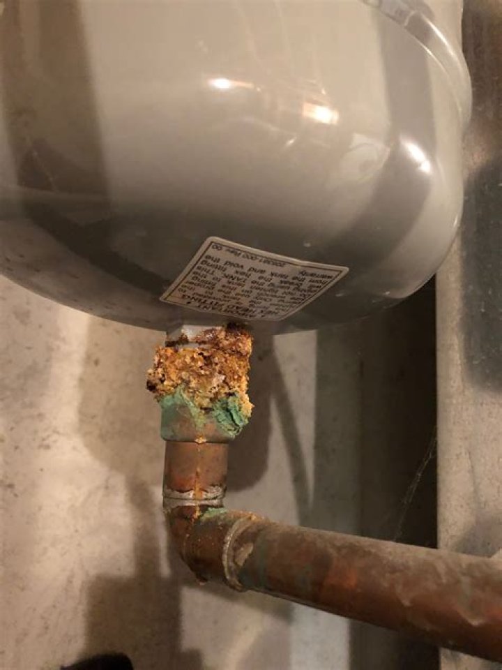 How do you fix a leaking expansion tank?
