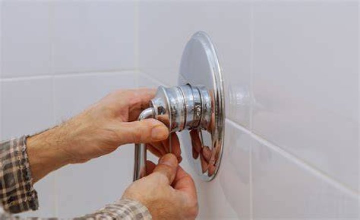 How do you fix a leaking shower rose?