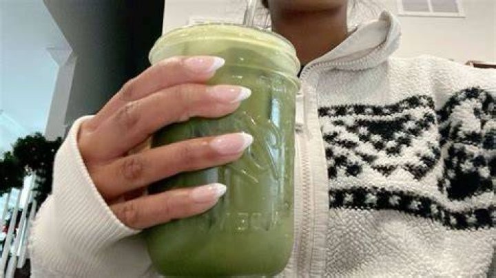 How do you get a smoothie out of clothes?