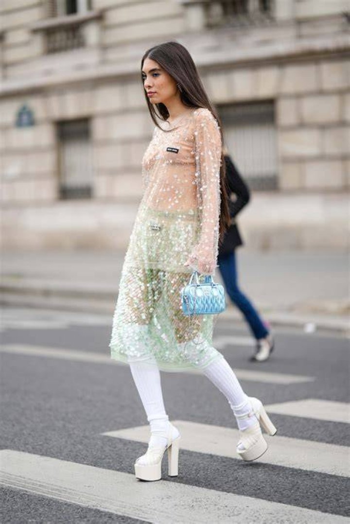 How do you wear revealing clothes?