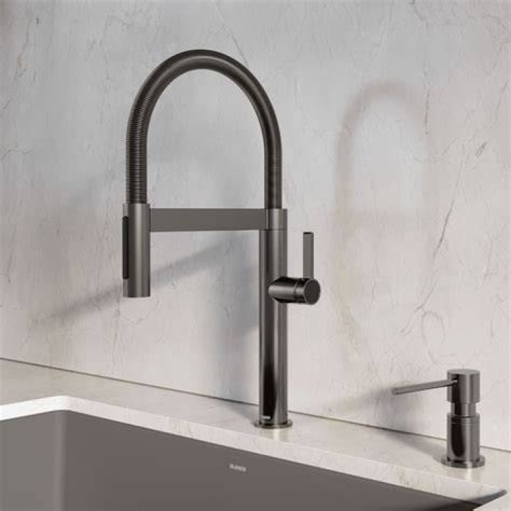 How does a Blanco kitchen faucet handle work?