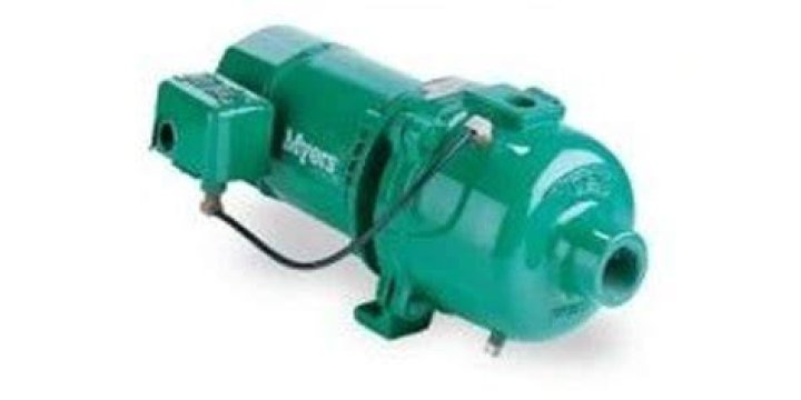 How does a Myers shallow well jet pump work?