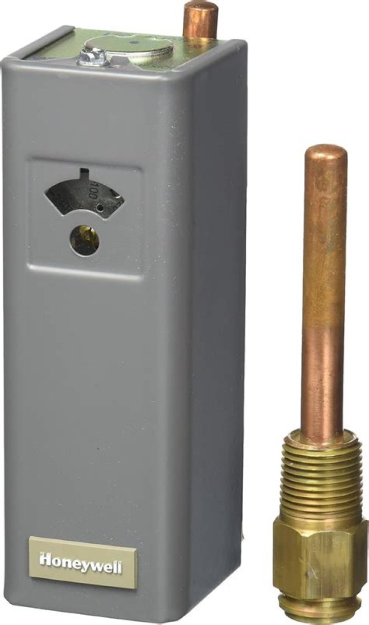 How is Honeywell l6006a aquastat controller used in hydronic heating?