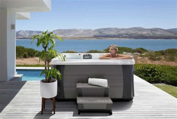 How long do Marquis hot tubs last?
