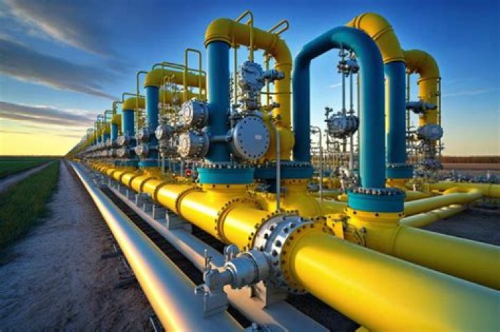 How long do natural gas lines last?
