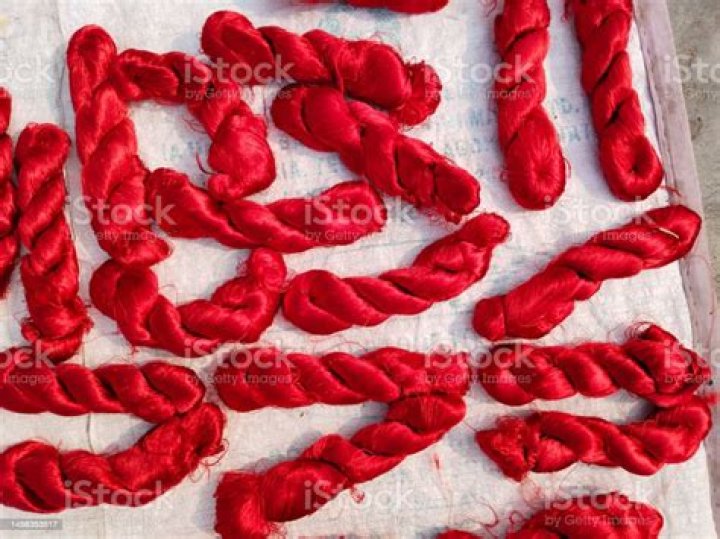 How many cocoons are killed to make a saree?