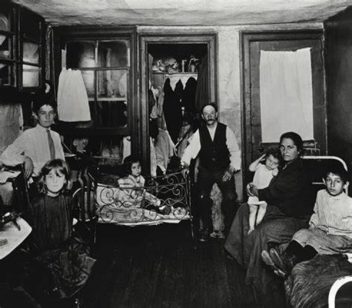 How many people lived in a single tenement?