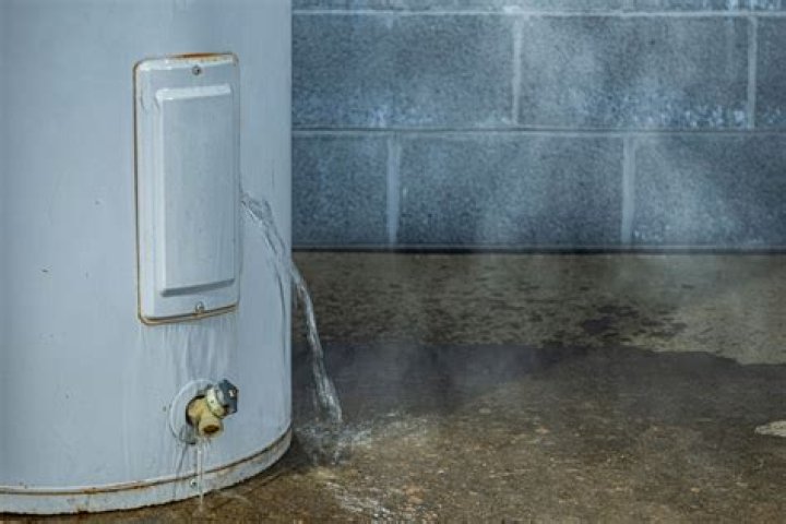 Is hot water heater leaking an emergency?