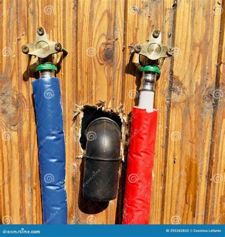 Is hot water pipe on left or right?