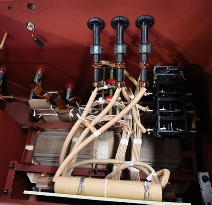 Is there a fuse in a transformer?
