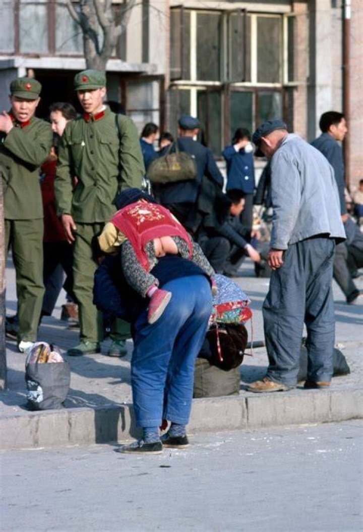What are Chinese split pants?