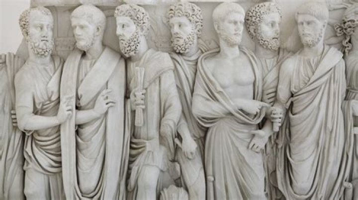 What are Greek togas called?