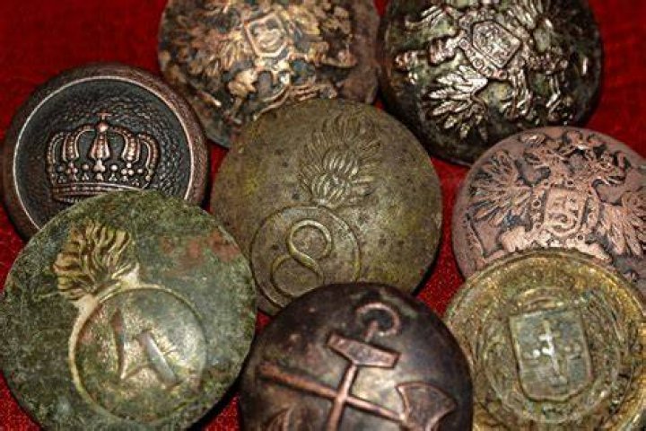 What are old buttons made of?