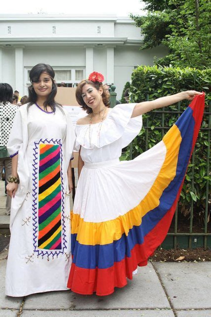 What are the traditional clothes of Venezuela?