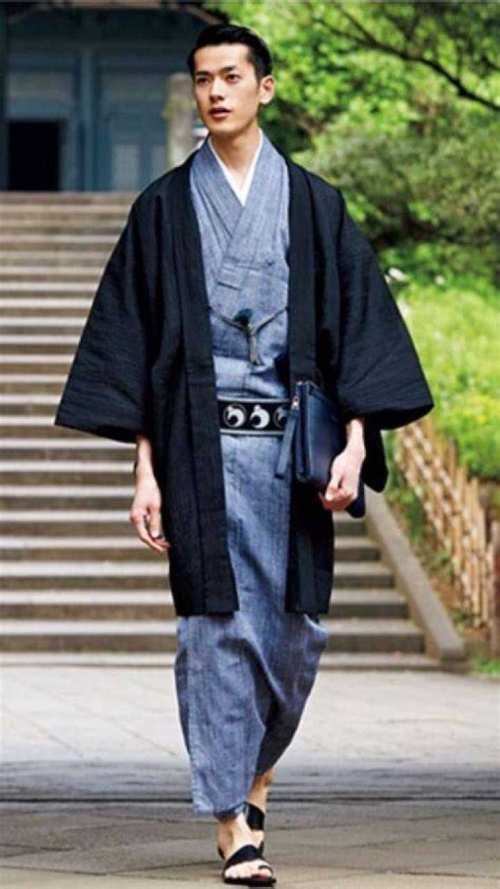 What clothing do men wear in Japan?