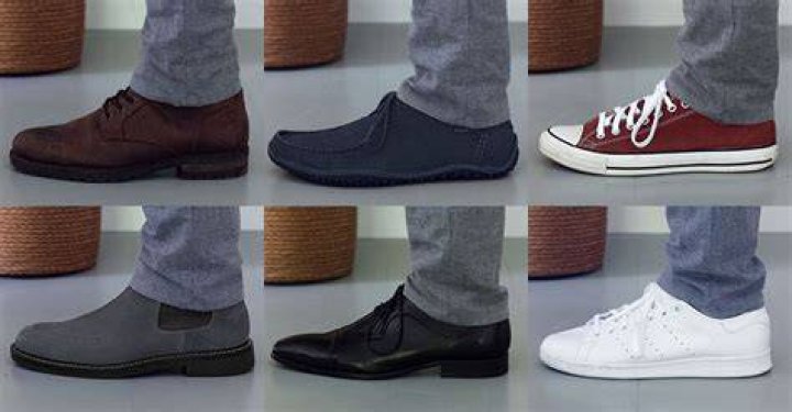 What color shoes goes with grey pants?