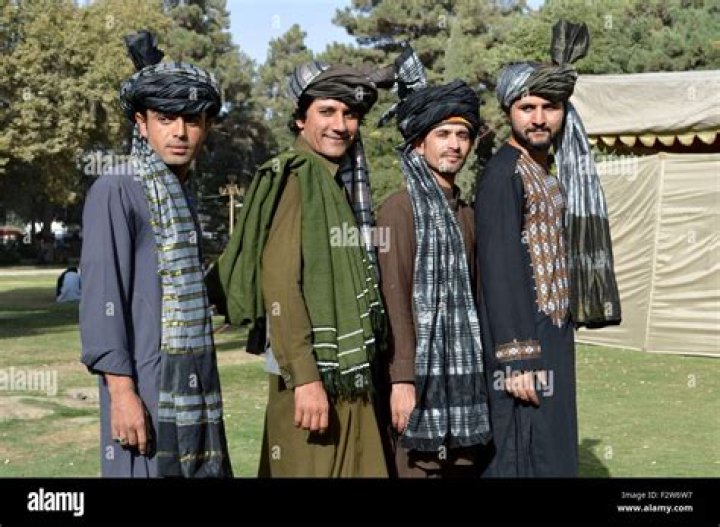 What do Pashtuns wear?