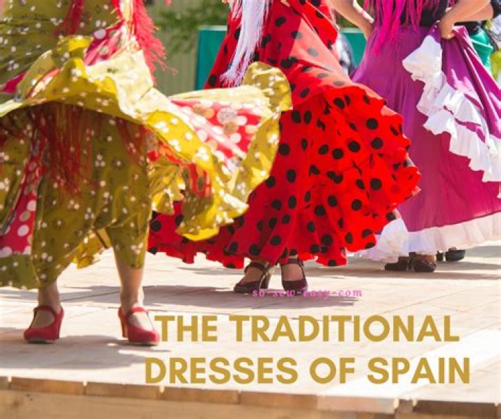 What do Spanish people wear to festivals?