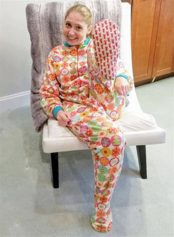 What do you call pajamas with feet in them?