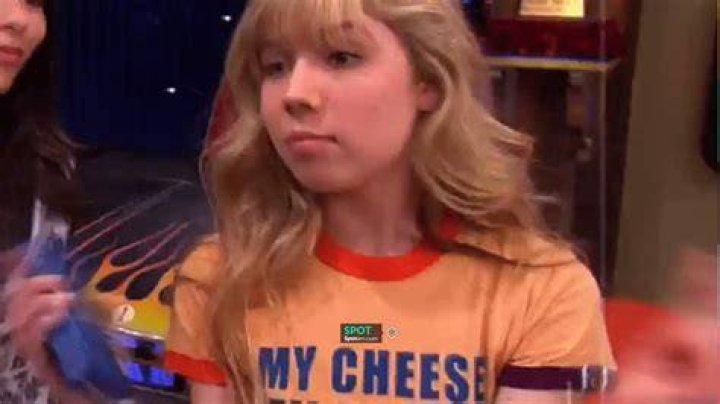 What episode of iCarly does Sam wear the shirt?