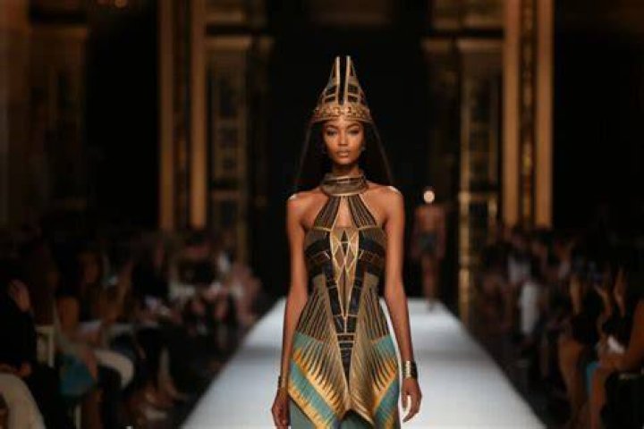 What influenced Egyptian fashion?
