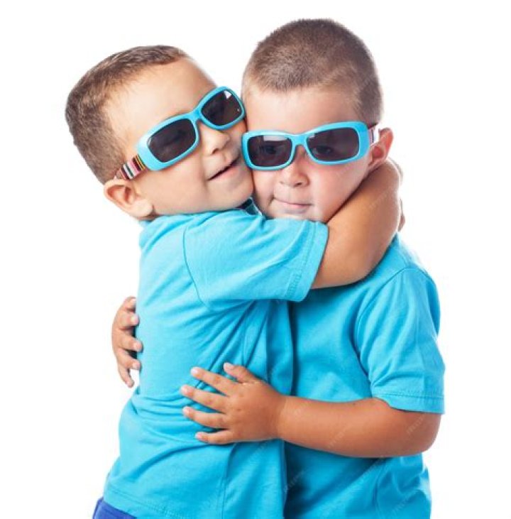 What is it called when two people wear the same clothes?