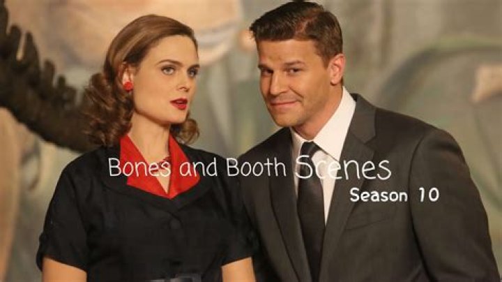 What kind of shoes does Booth wear on Bones?