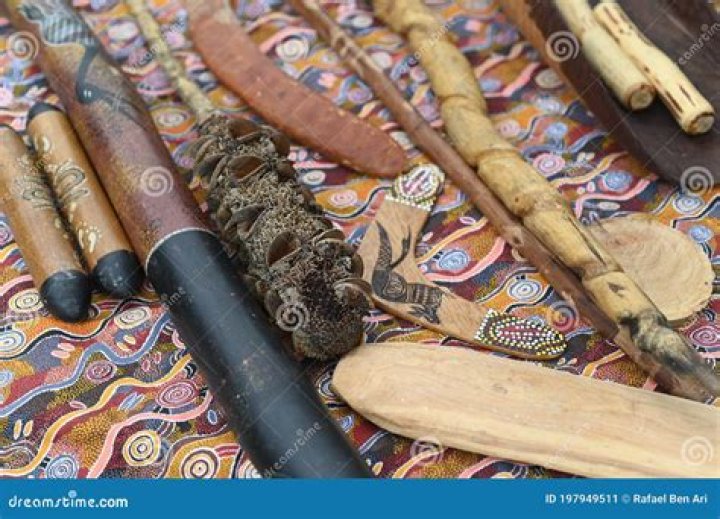 What materials did indigenous Australians use?