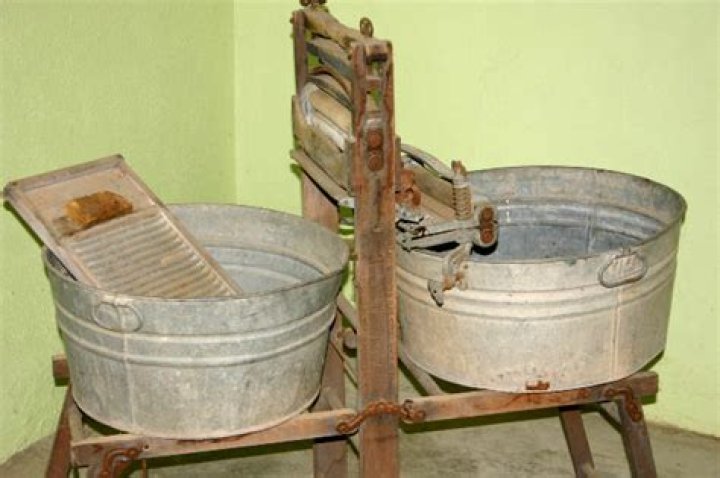 What materials did pioneers use to make clothes?
