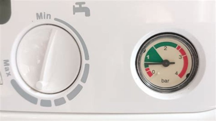 What should combi boiler pressure be when heating is off?