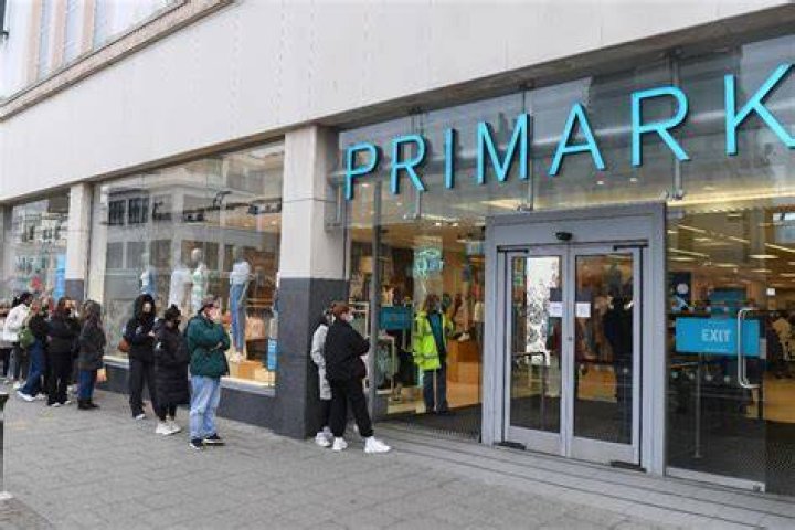 What time does Primark open on a Sunday?