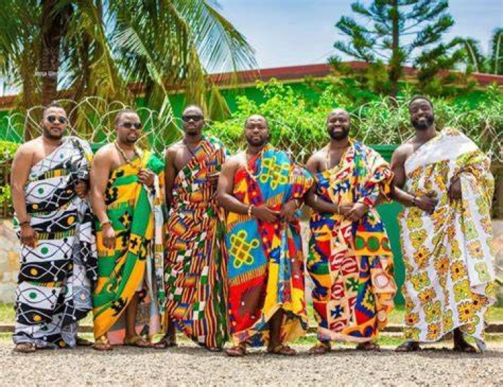 What type of clothing do people in Ghana wear?
