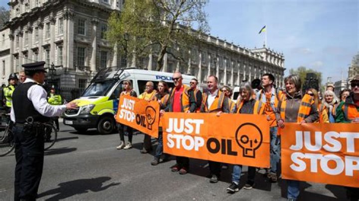 When did houses stop using oil heat?