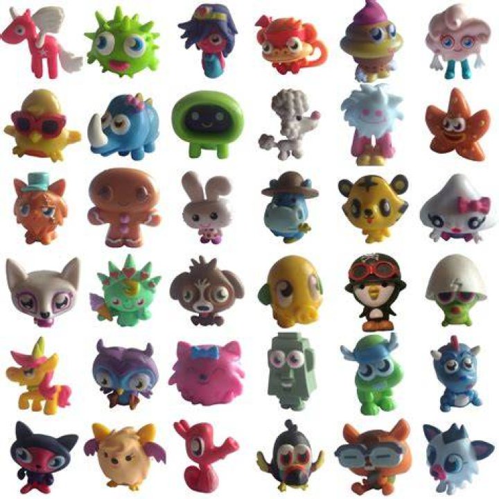 Where do you buy clothes on Moshi Monsters?